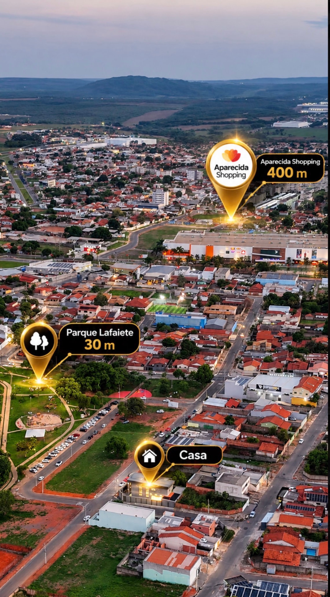 Vista aérea de drone mostrando a casa, o Parque Lafaiete ao lado e o Aparecida Shopping ao fundo